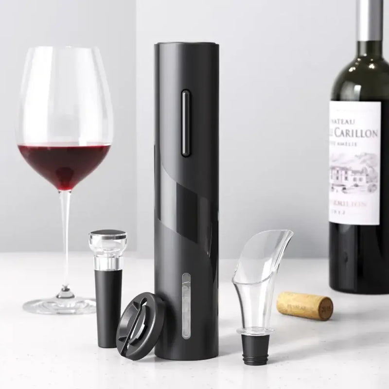 Abridor elétrico de garrafas de vinho com um elegante design cilíndrico preto.