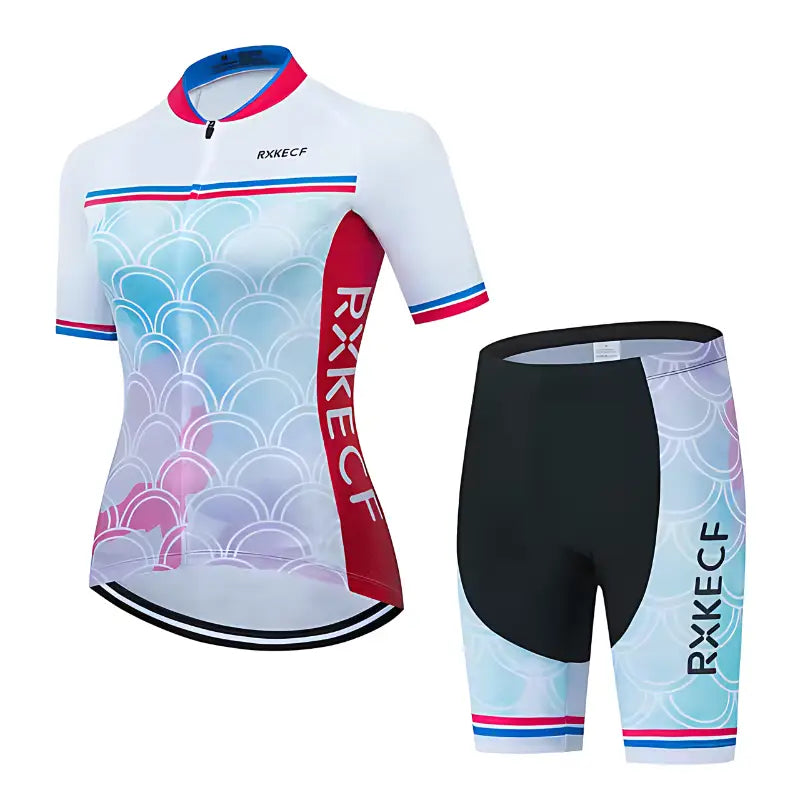 Traje de ciclismo feminino composto por uma camisa de manga curta e shorts combinando com um design colorido com padrão de vieiras.