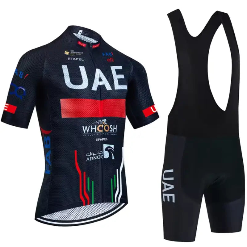 Conjunto de camisa de ciclismo e bermuda para a equipe dos Emirados Árabes Unidos.