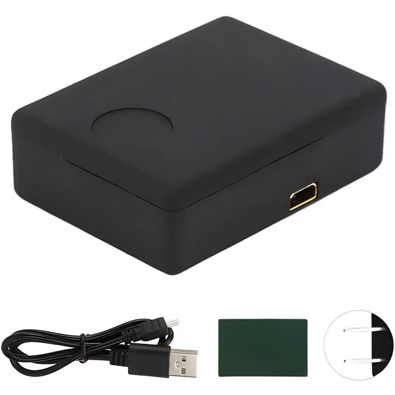 Dispositivo eletrônico retangular preto com um recorte circular e uma porta USB.