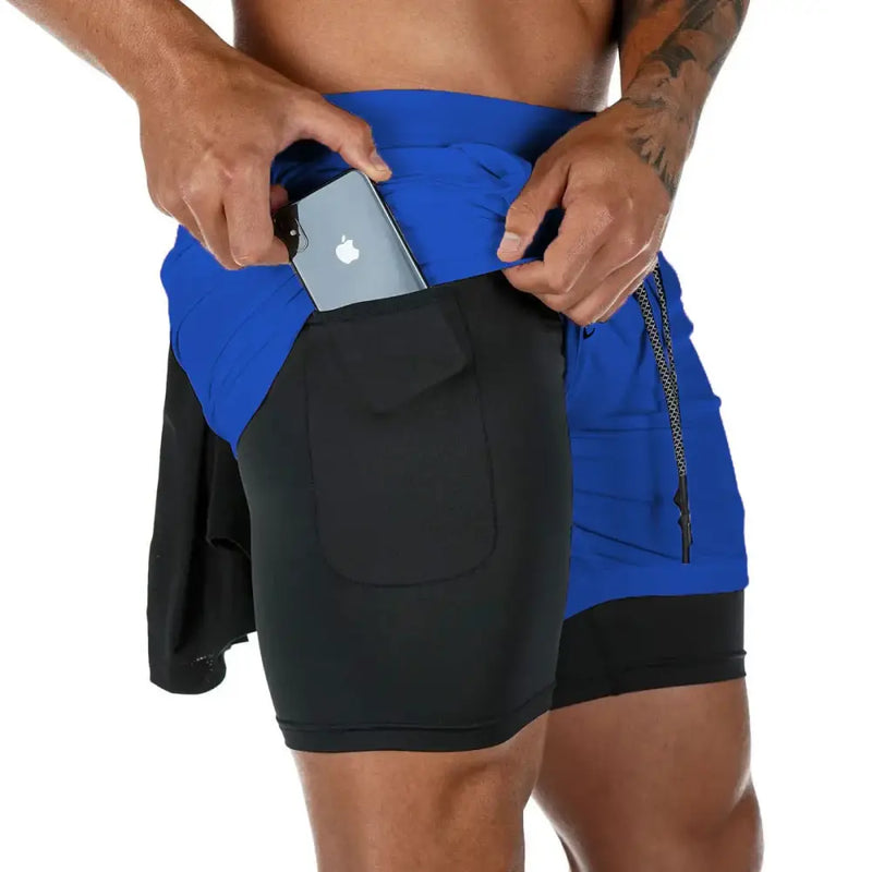 Shorts esportivos com bolso para celular embutido.